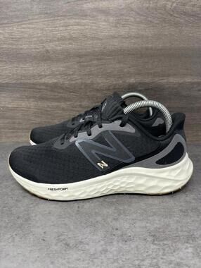 New Balance Fresh Foam Arishi V4 Sneakers Womens Size 8 Black Gum Running Shoes
